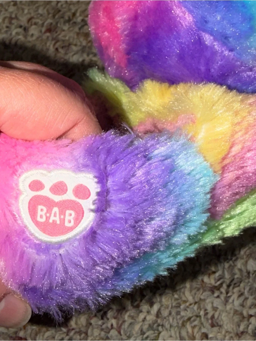 Girls size XS size 11-12 Build-A-Bear Rainbow Tie-Dye Plush Slippers